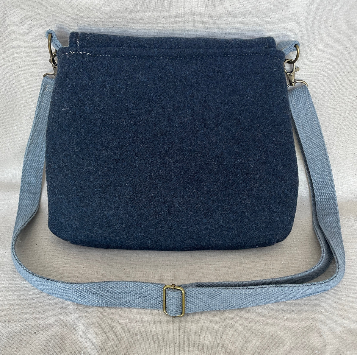 The Wool Covehite Crossbody