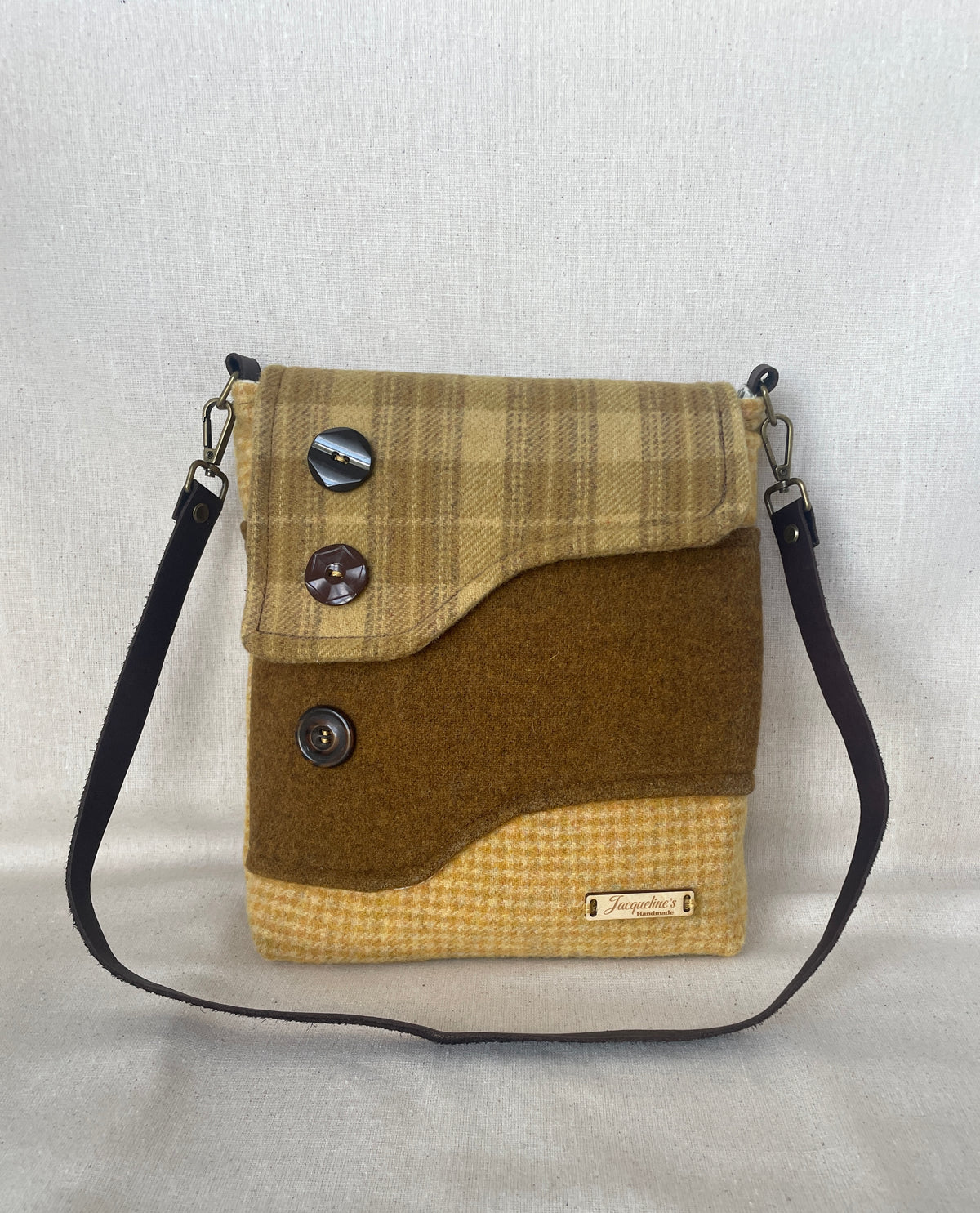 The Wool Melford Messenger Bag