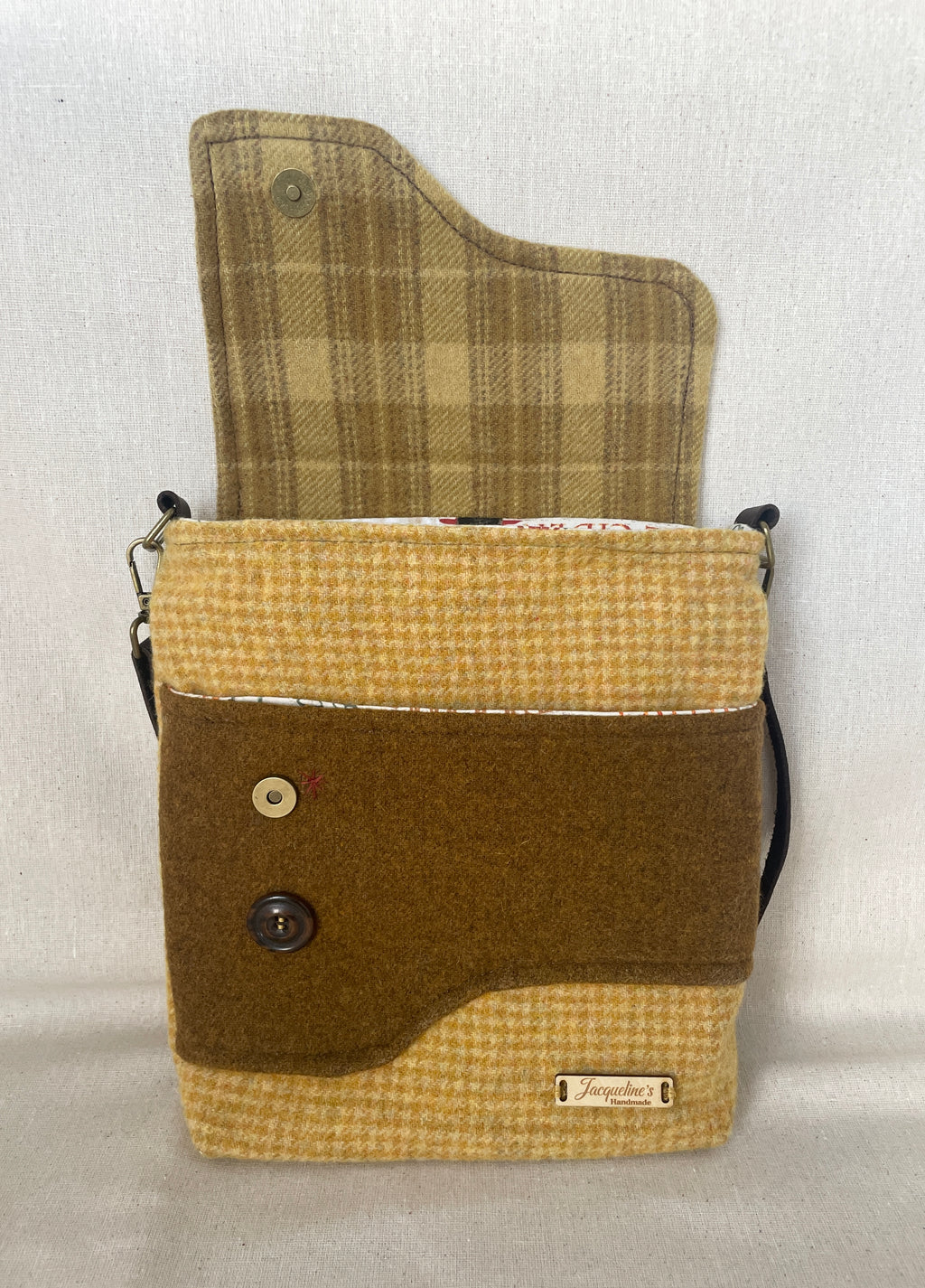 The Wool Melford Messenger Bag